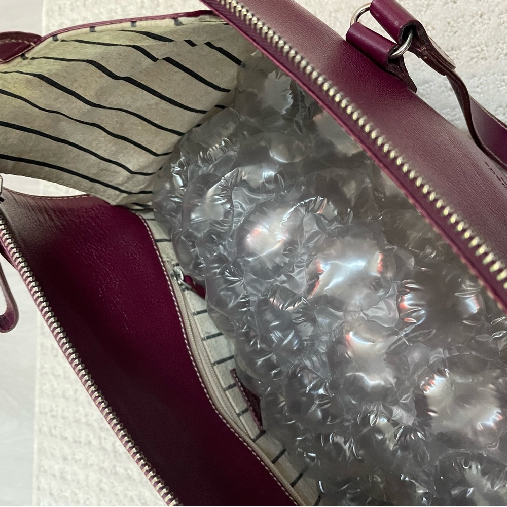 Kate Spade New York Pebble Leather Satchel in Burgundy/red. Vintage vibe - Picture 10 of 15